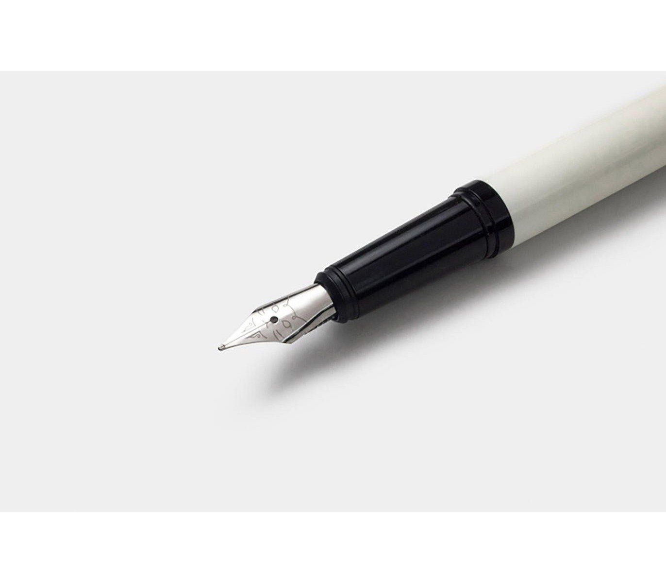 Le Chat White, F Tip Size